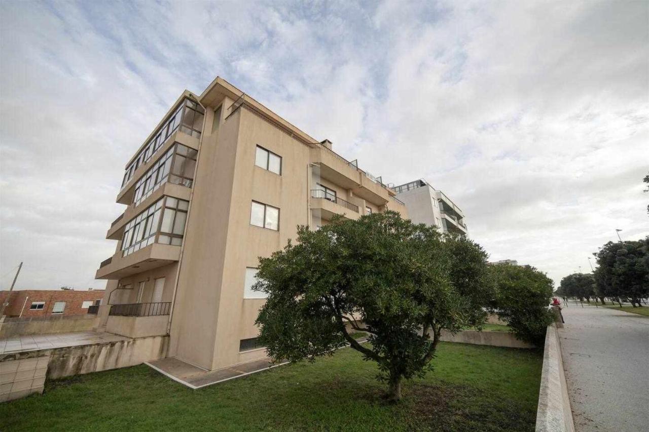 Апартаменты Apartamento Edumar Вила-ду-Конди Экстерьер фото
